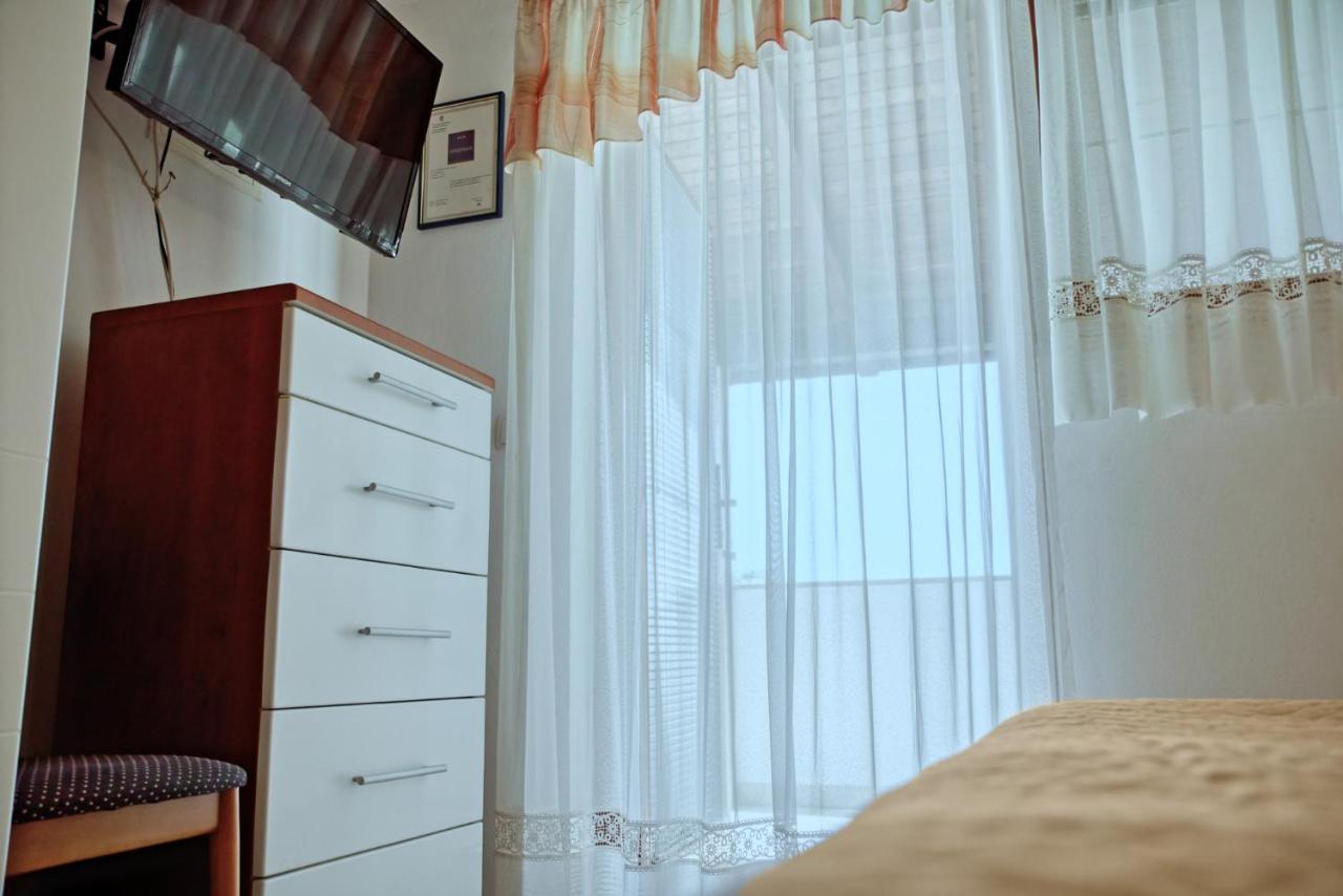 Apartmets Slavica 1644 บานโจเล ภายนอก รูปภาพ