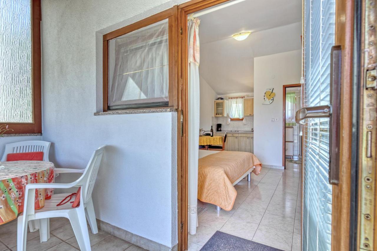 Apartmets Slavica 1644 บานโจเล ภายนอก รูปภาพ
