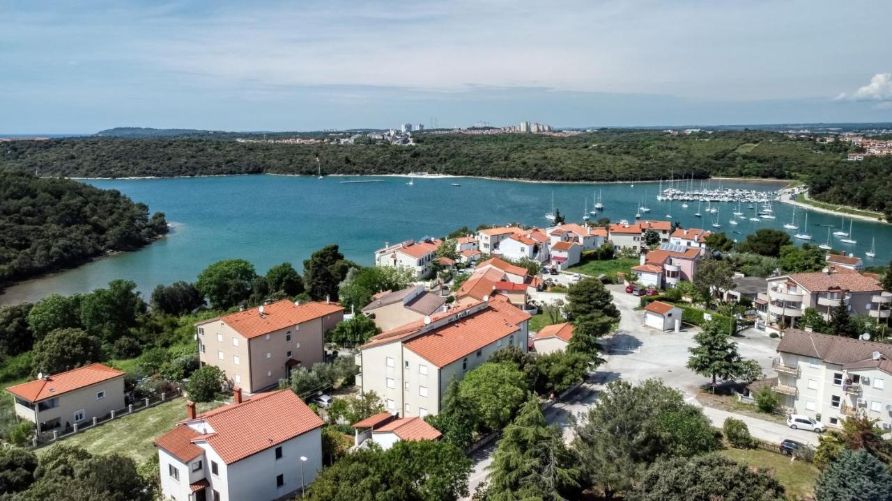 Apartmets Slavica 1644 บานโจเล ภายนอก รูปภาพ