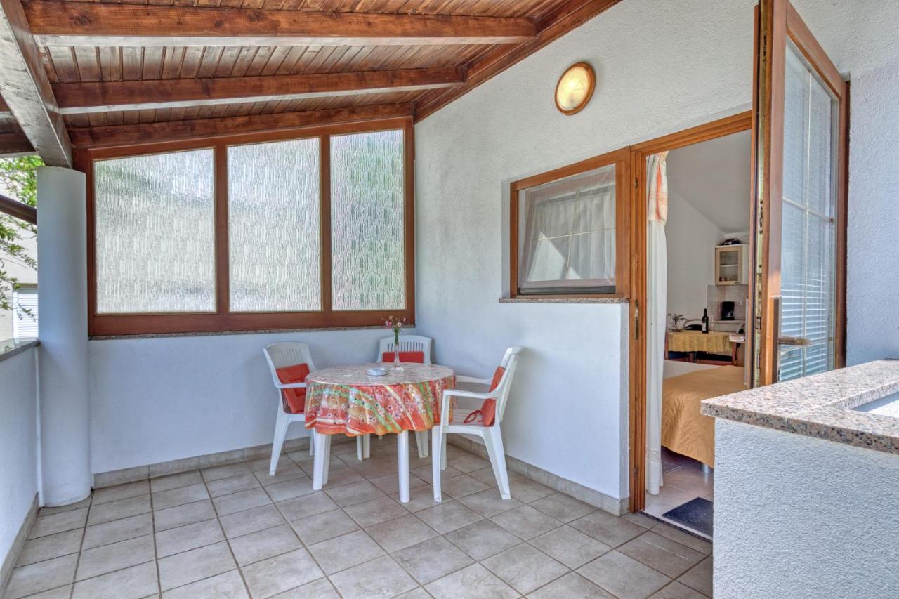 Apartmets Slavica 1644 บานโจเล ภายนอก รูปภาพ