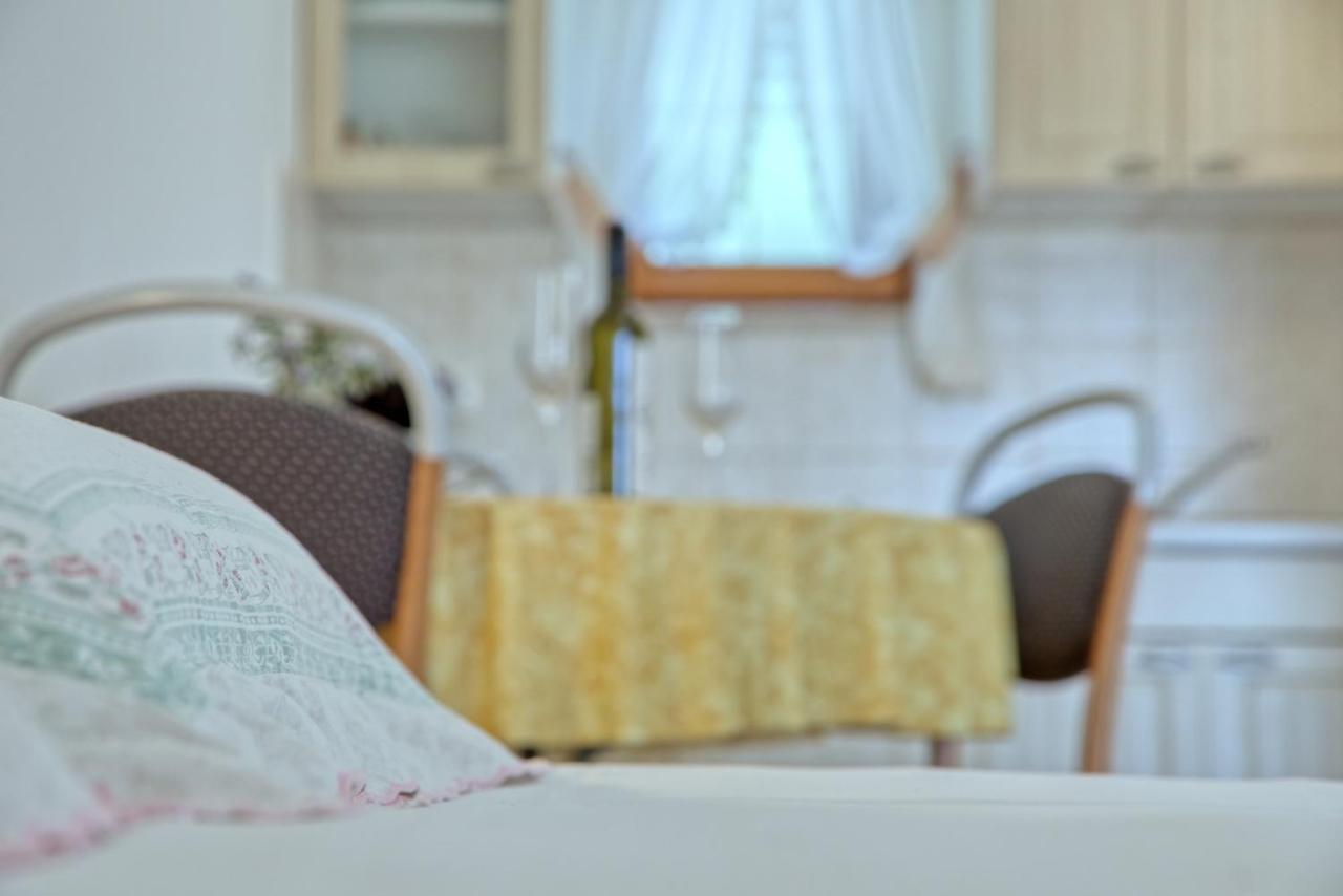 Apartmets Slavica 1644 บานโจเล ภายนอก รูปภาพ