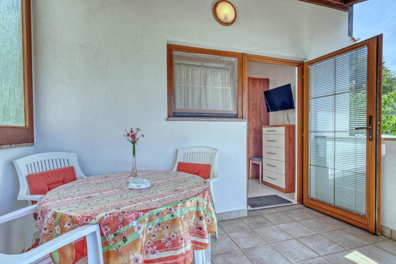 Apartmets Slavica 1644 บานโจเล ภายนอก รูปภาพ