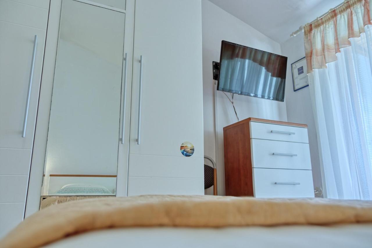 Apartmets Slavica 1644 บานโจเล ภายนอก รูปภาพ